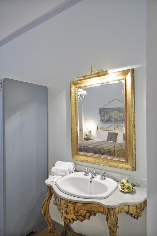 Ferienwohnung Residenza Matarazzo E Le Sue Soffitte Castellabate Exterior foto