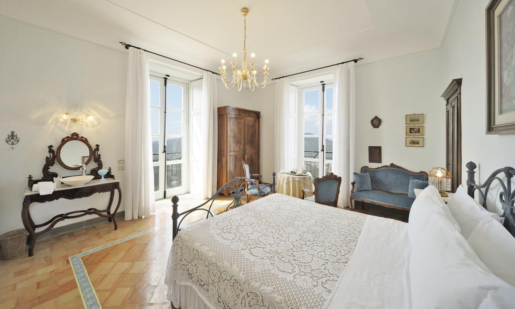 Ferienwohnung Residenza Matarazzo E Le Sue Soffitte Castellabate Zimmer foto