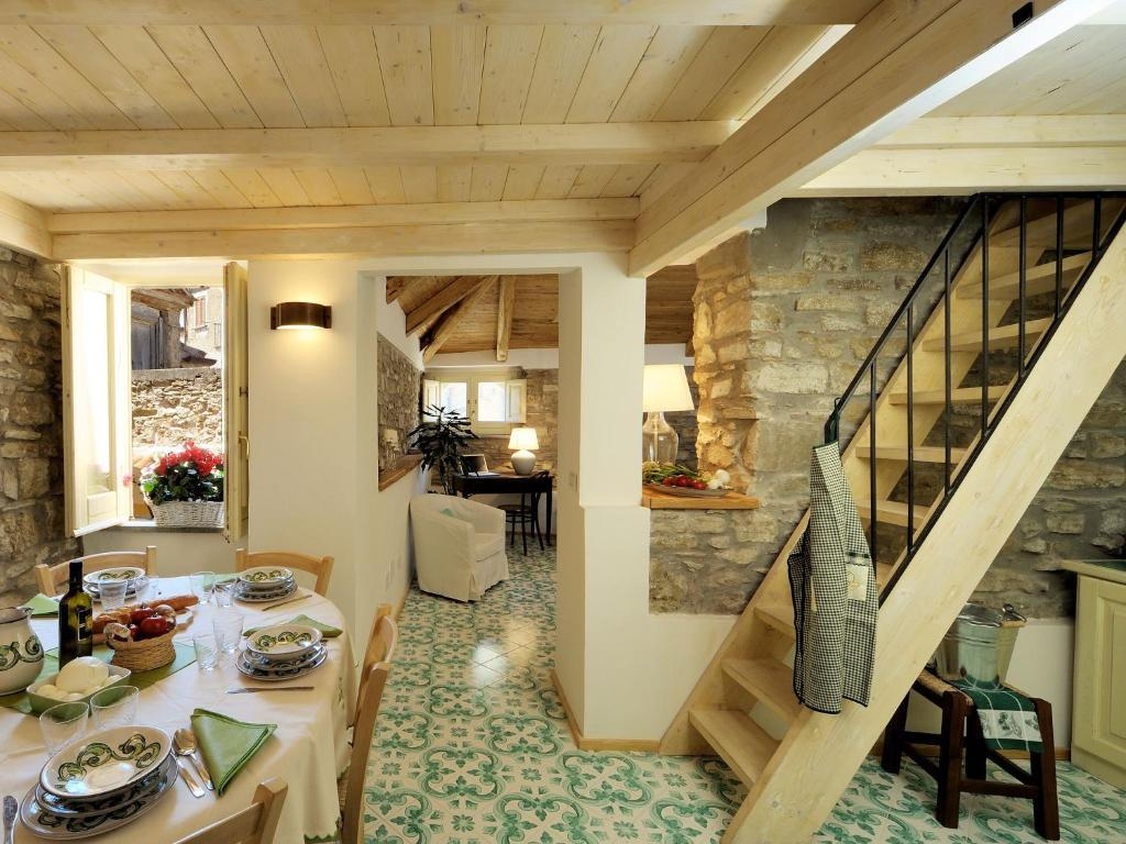 Ferienwohnung Residenza Matarazzo E Le Sue Soffitte Castellabate Zimmer foto