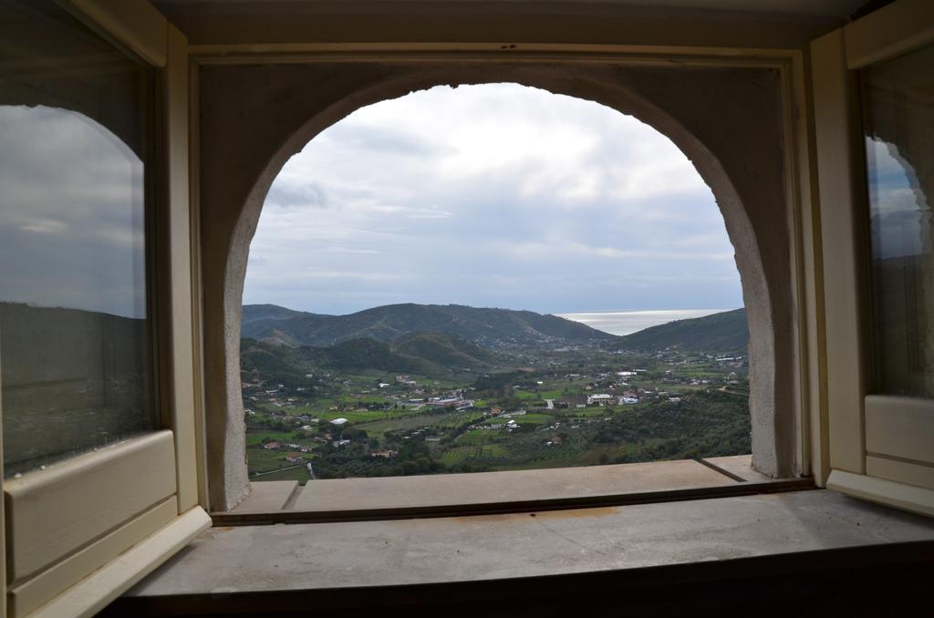 Ferienwohnung Residenza Matarazzo E Le Sue Soffitte Castellabate Exterior foto